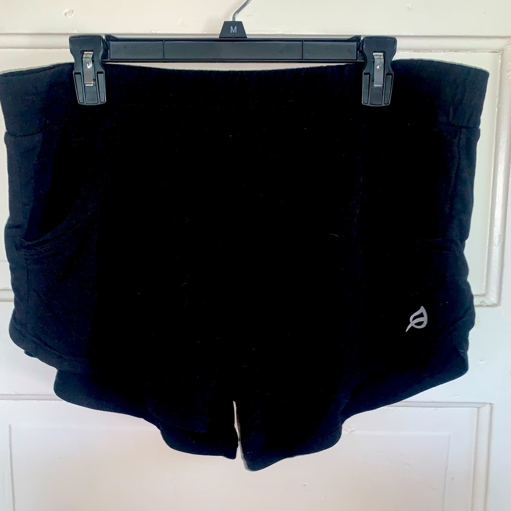 P’tula lounge shorts black size large